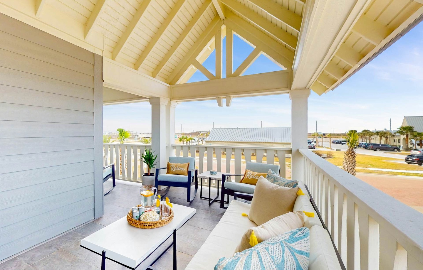 280 Sunrise Avenue | Photo 3
