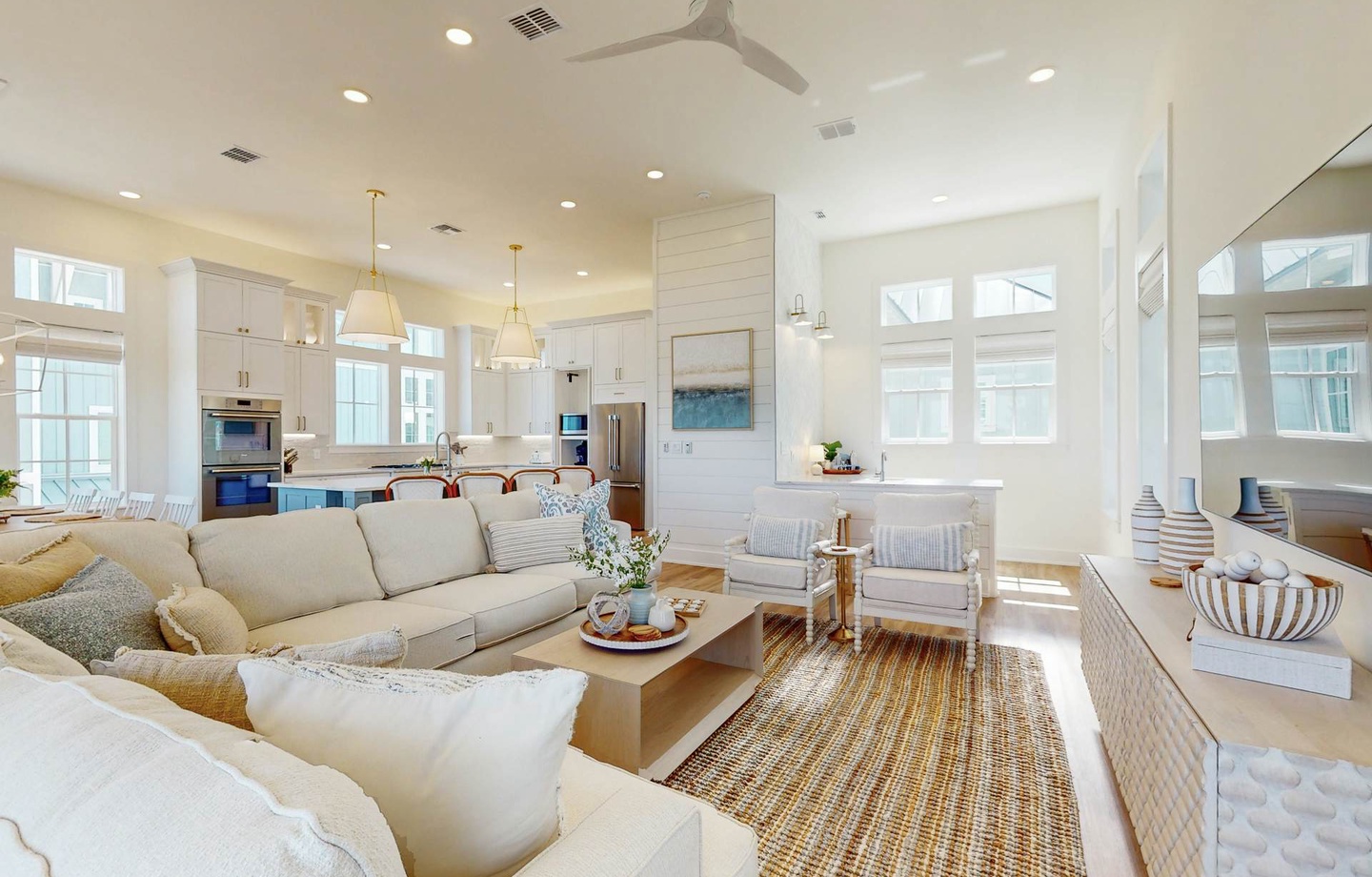 176 Sunrise Avenue | Photo 5