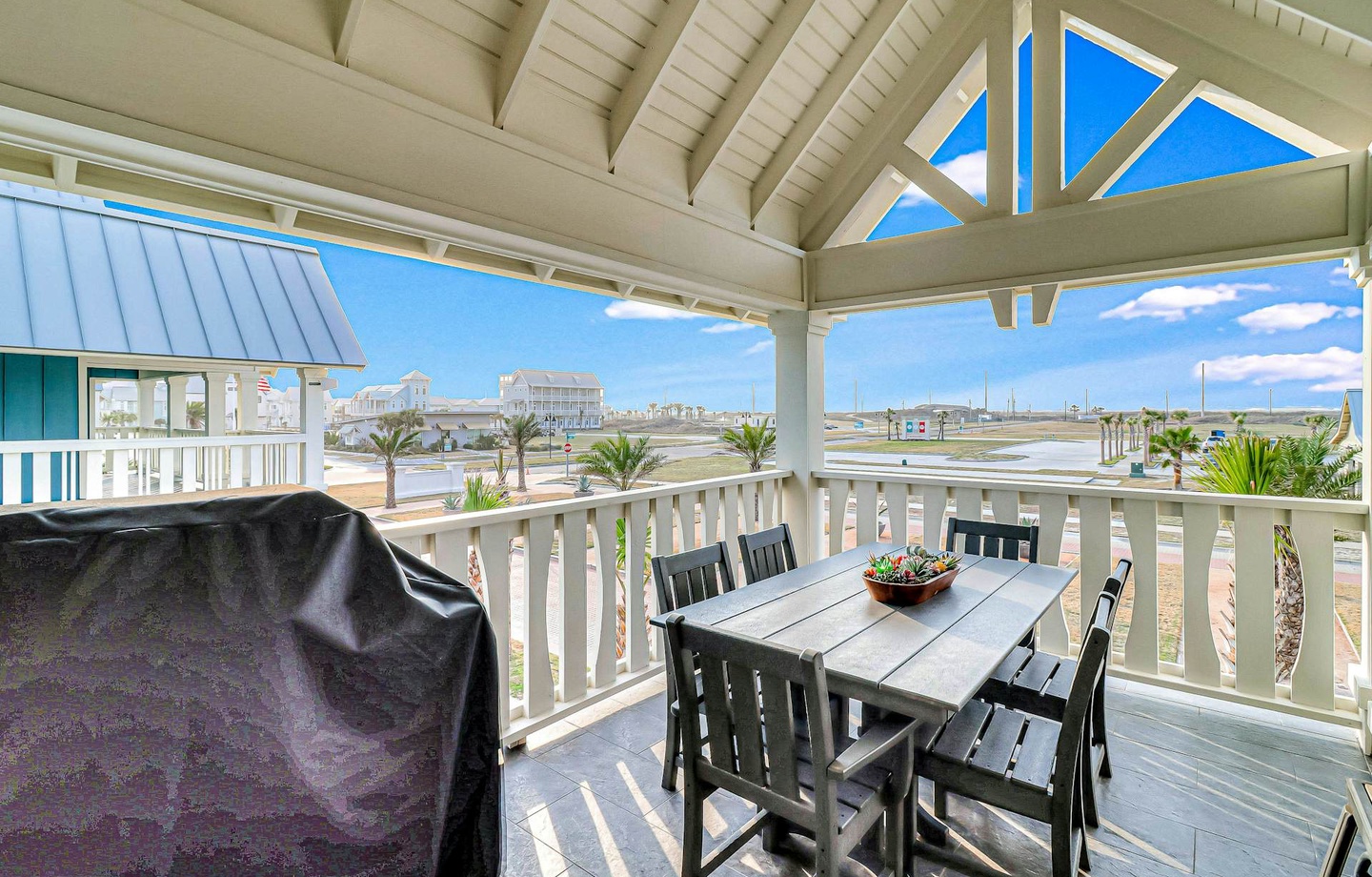 284 Sunrise Avenue | Photo 2