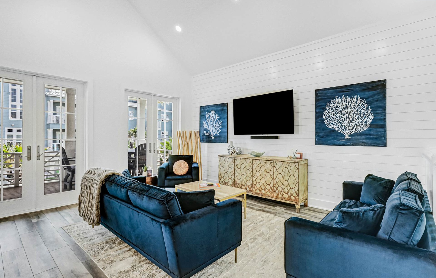 138 Sunset Avenue | Photo 1