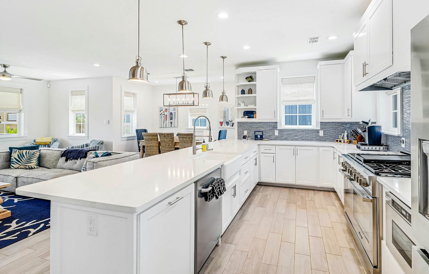 135 Sunrise Avenue | Photo 3
