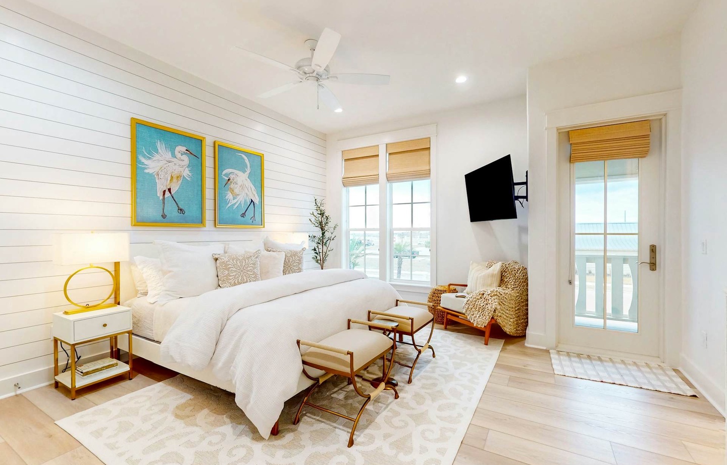 280 Sunrise Avenue | Photo 2