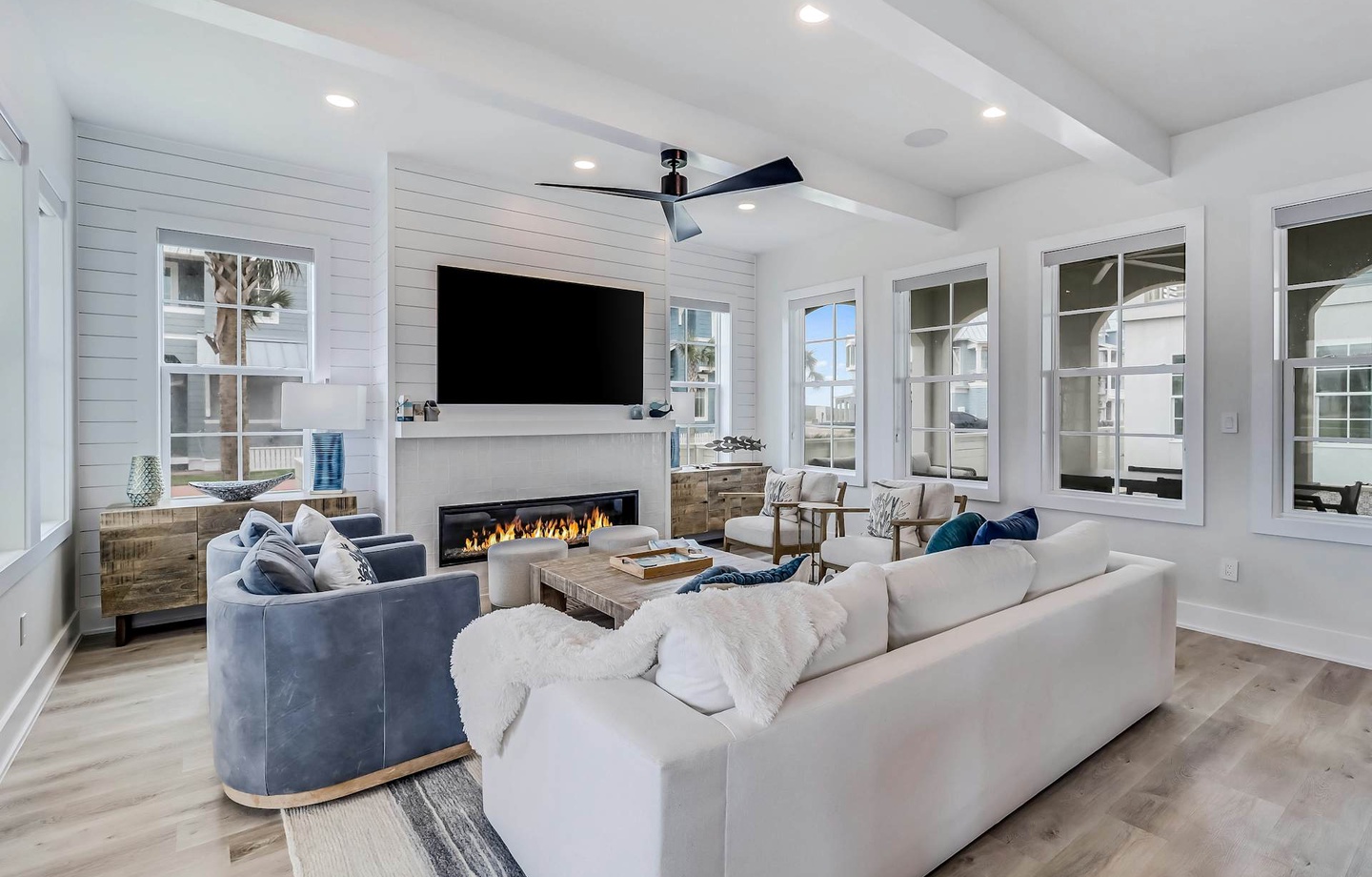 127 Sweetbay Street | Photo 2