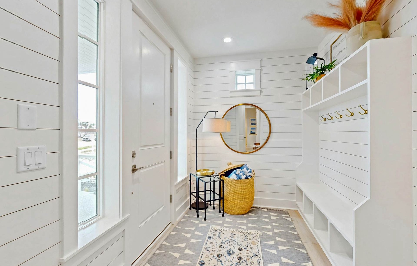 280 Sunrise Avenue | Photo 4