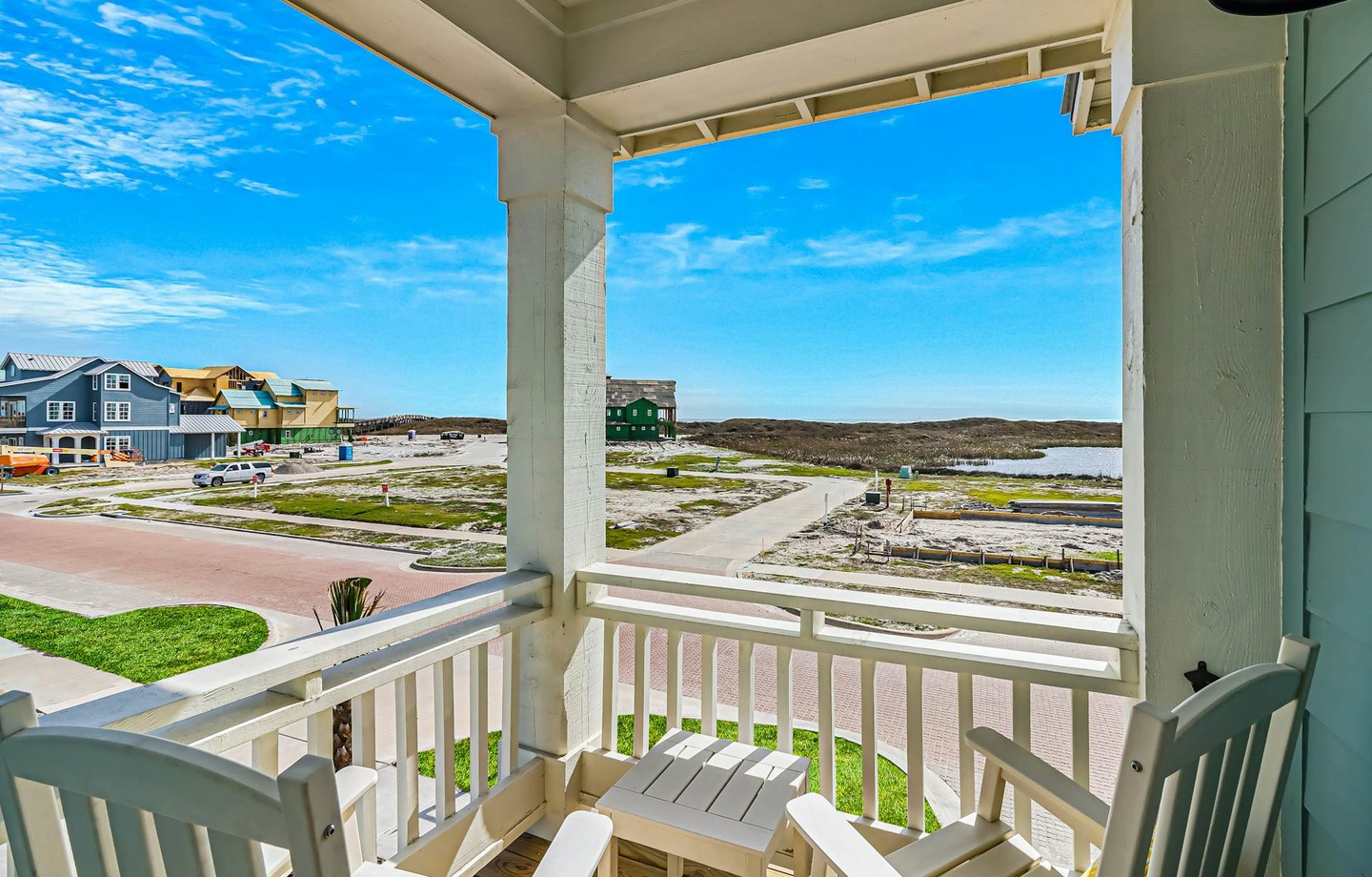 241 Sunrise Avenue | Photo 4