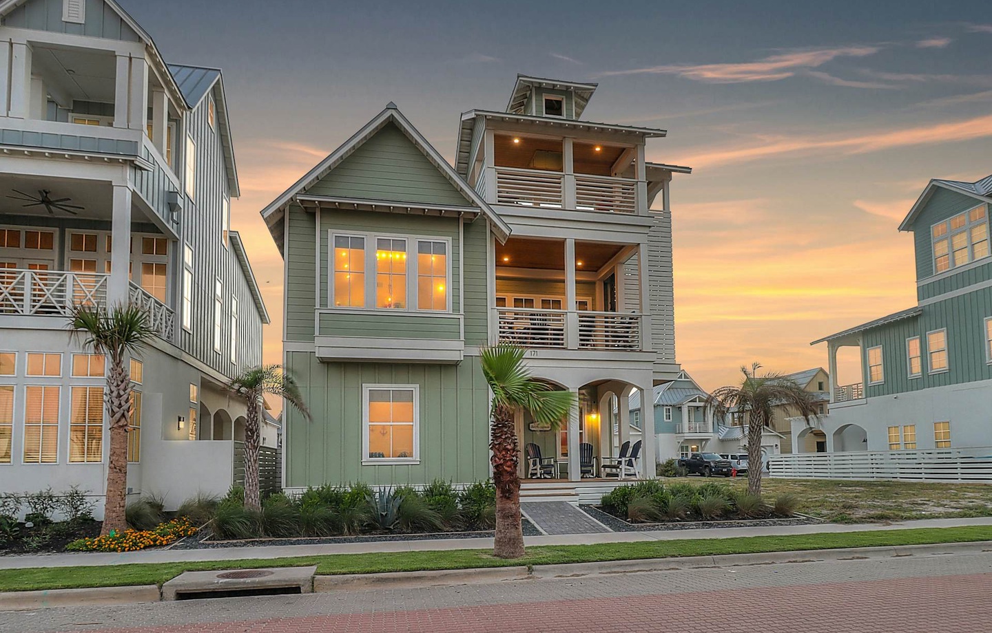 171 Sunrise Avenue | Photo 2