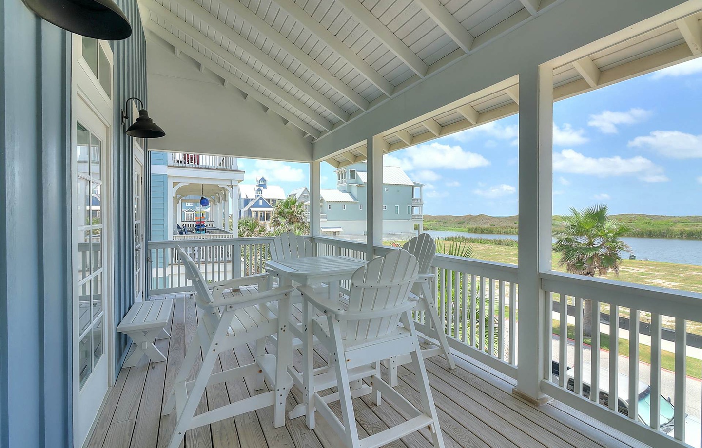 137 Sunrise Avenue | Photo 4