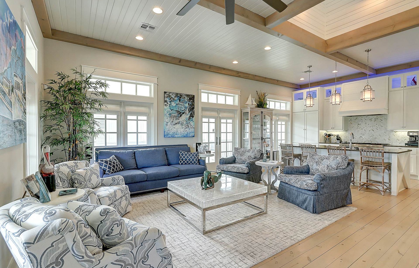 137 Sunrise Avenue | Photo 2