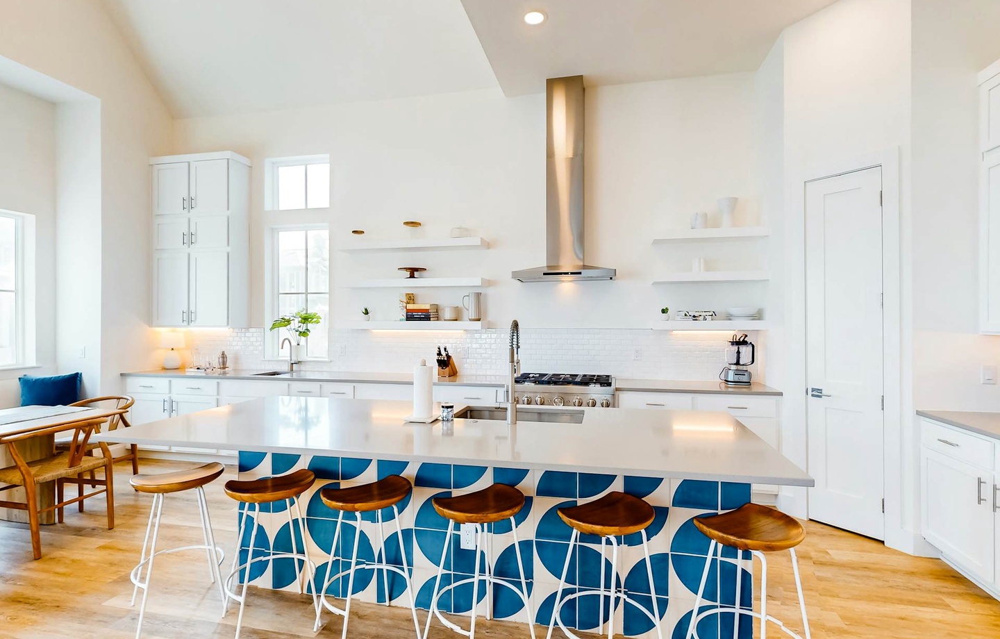 173 Sunrise Avenue | Photo 1