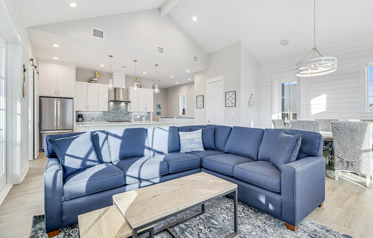 200 Sunset Avenue | Photo 2