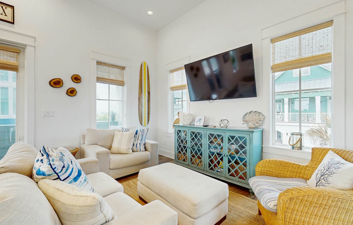 133 Sweetbay Street | Photo 2