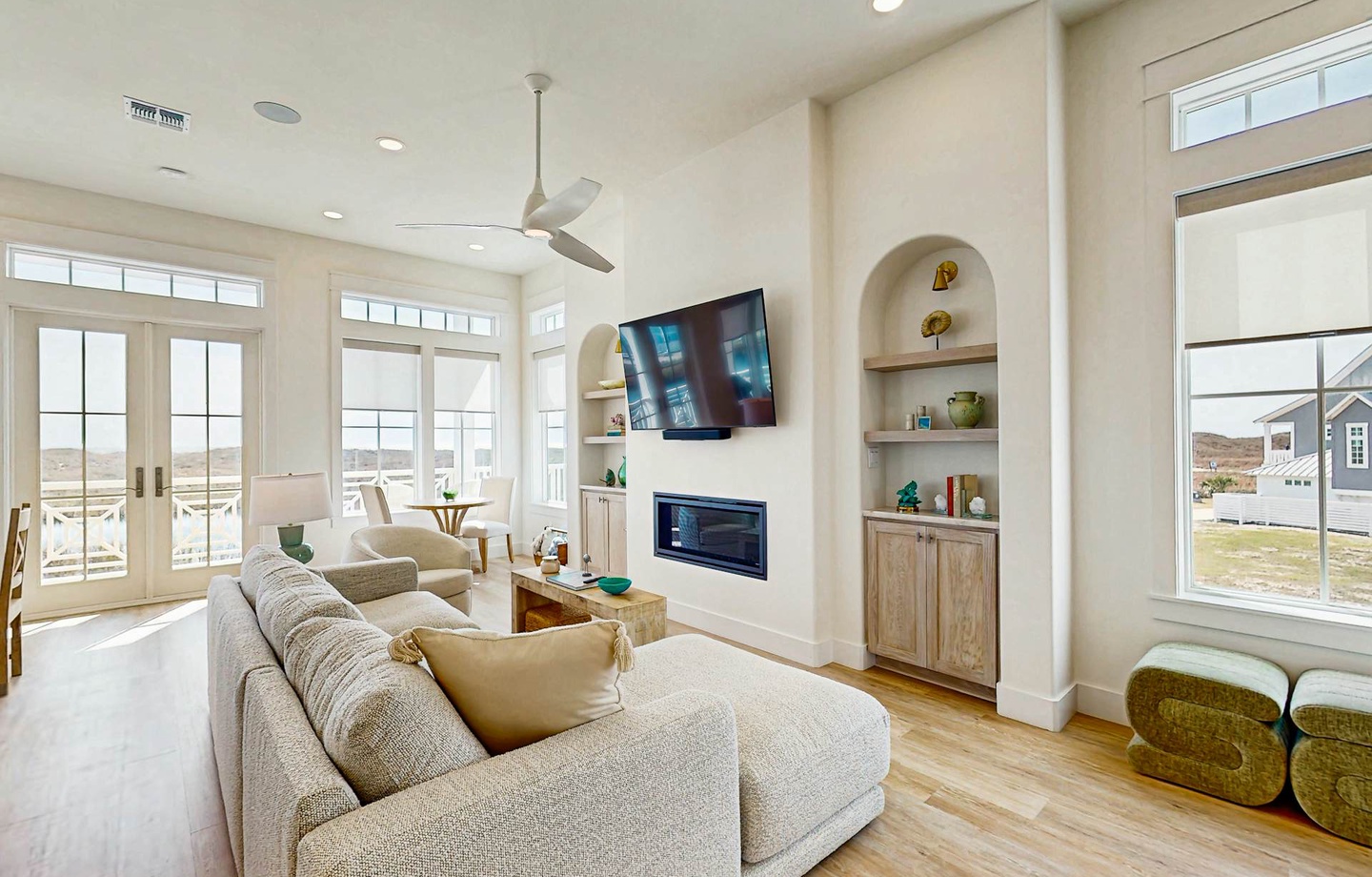 264 Sunrise Avenue | Photo 4