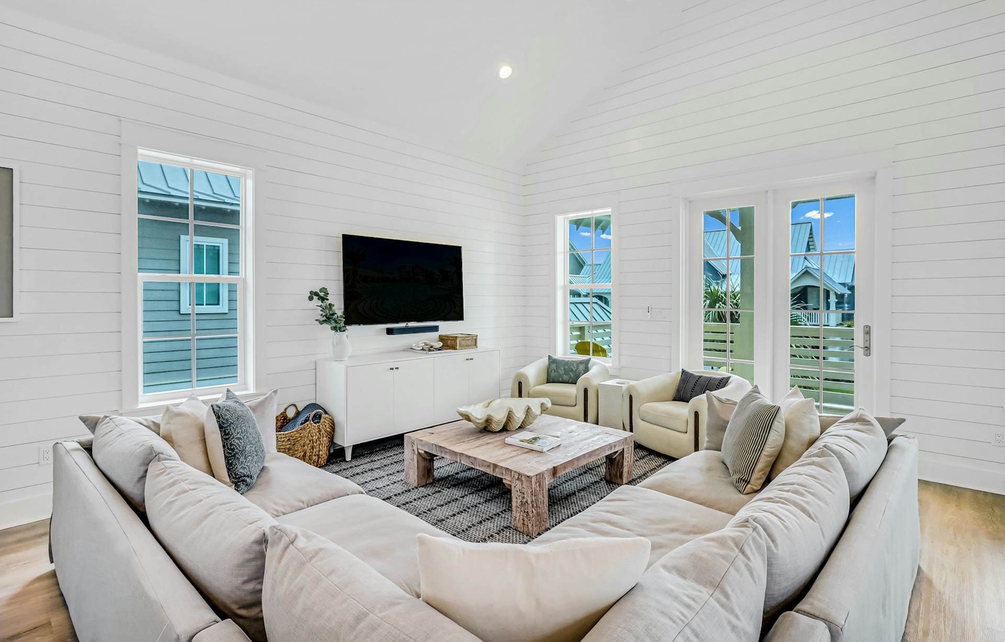 184 Sunset Avenue | Photo 3