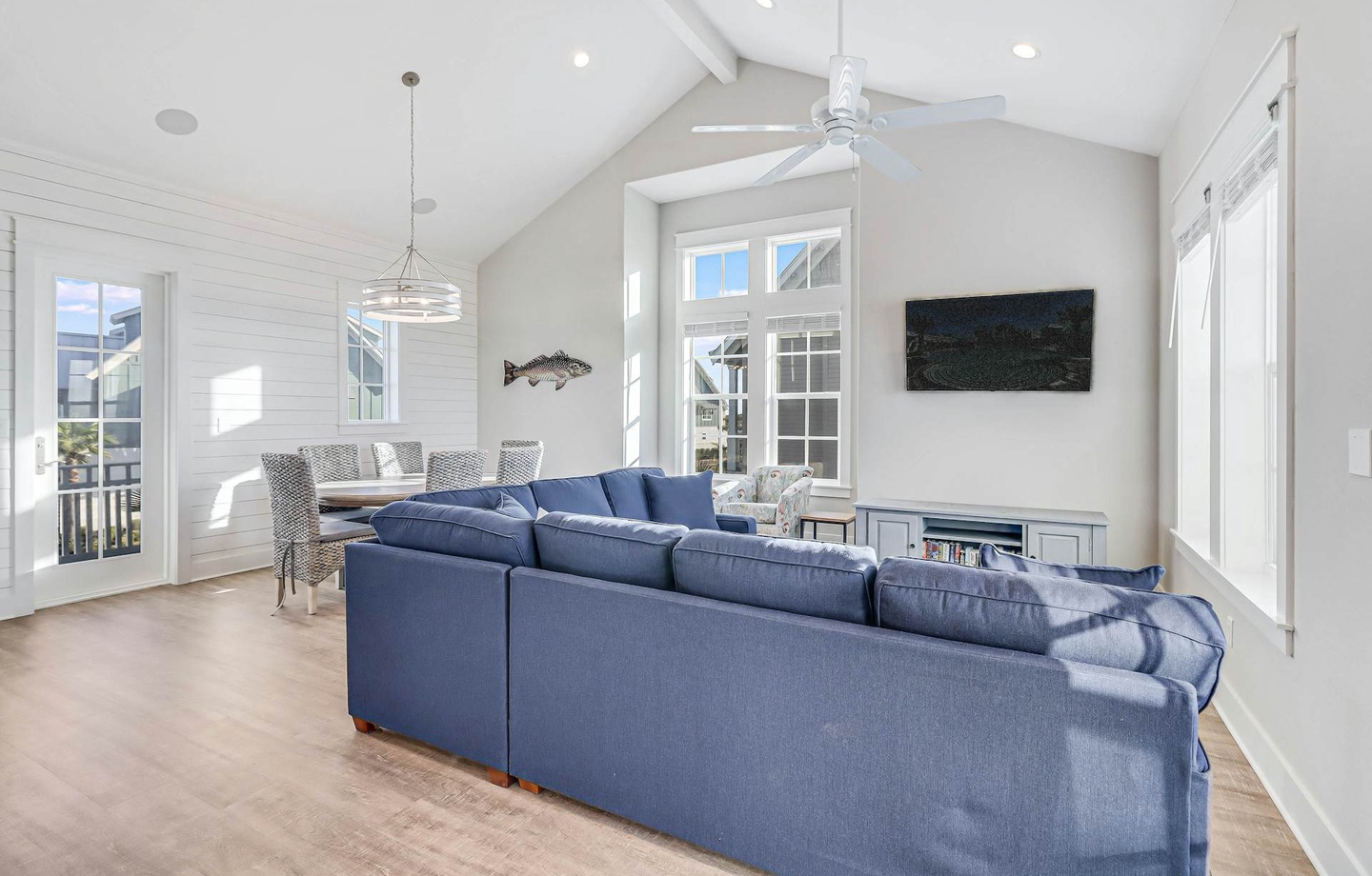 200 Sunset Avenue | Photo 3