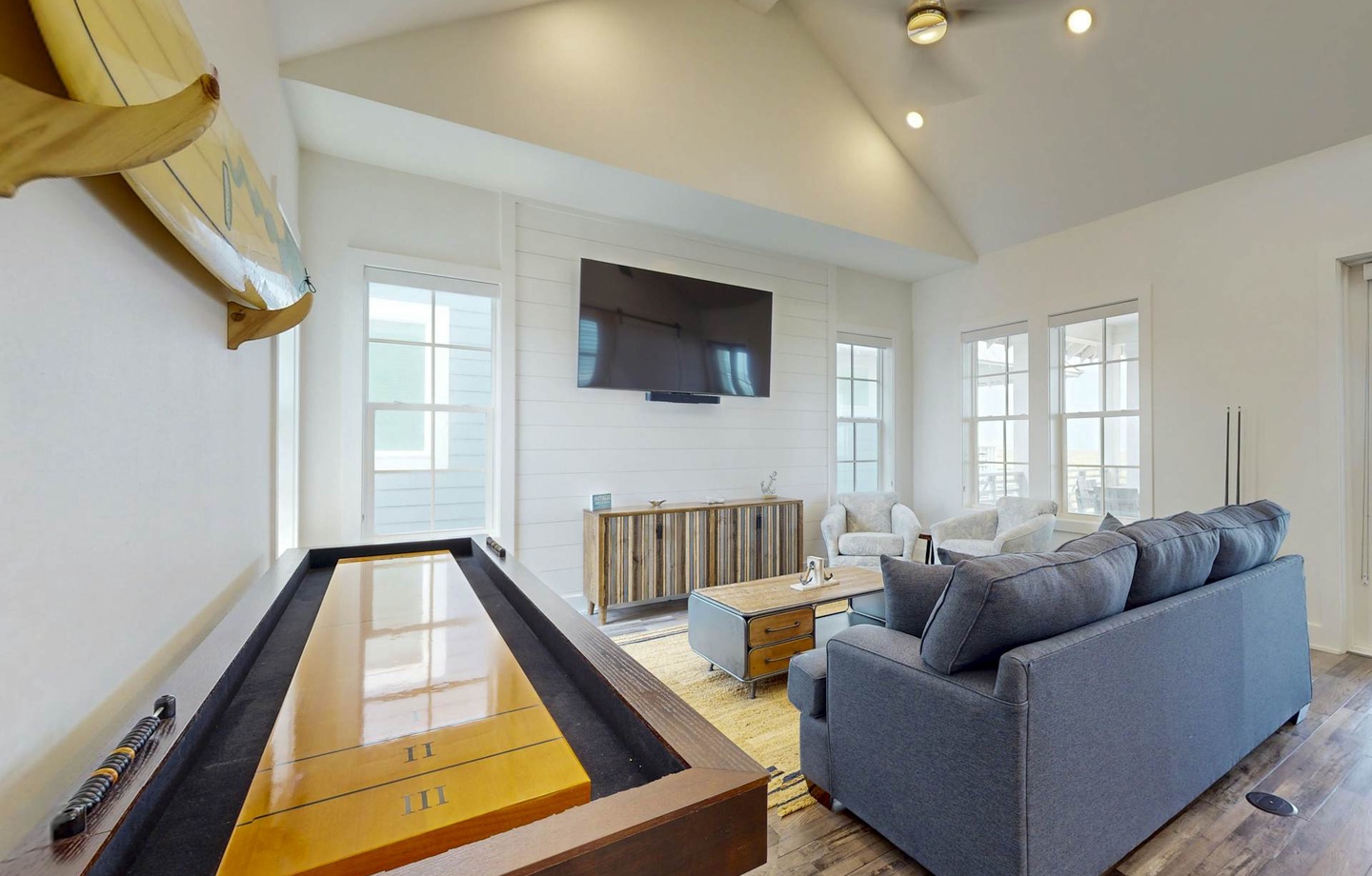 172 Sunrise Avenue | Photo 2