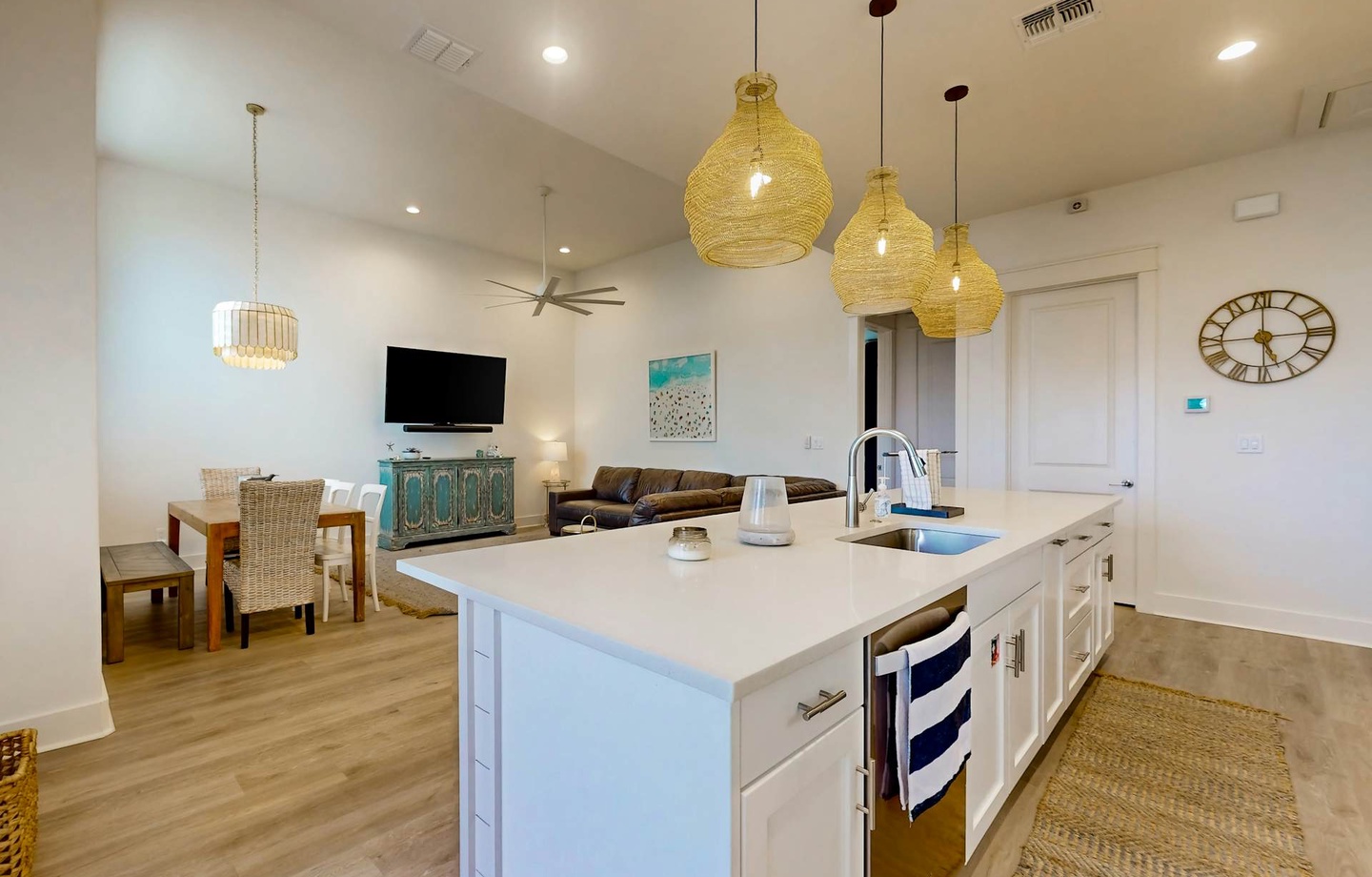 288 Sunrise Avenue | Photo 2
