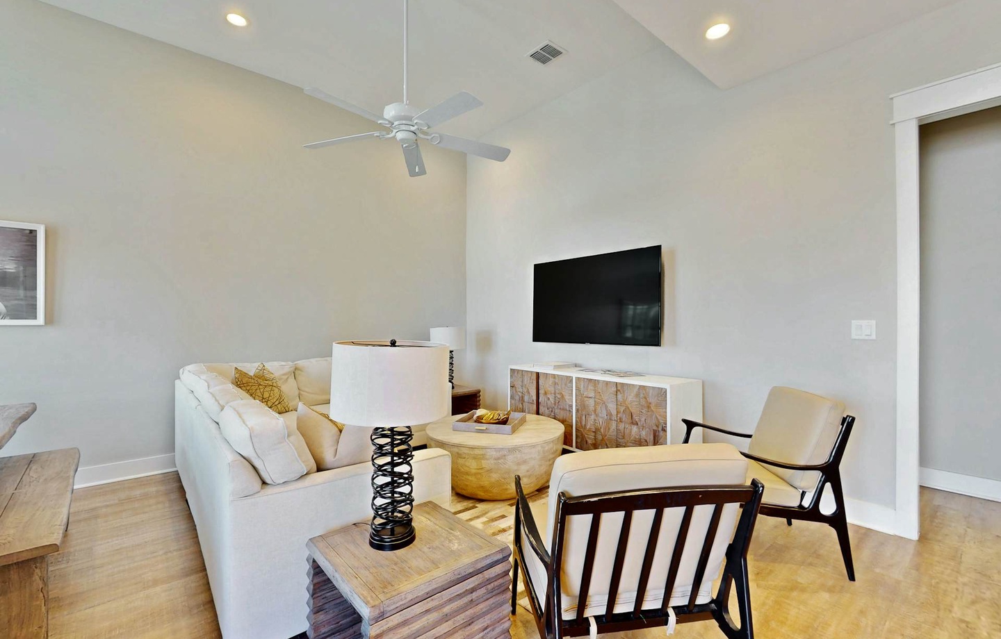 189 Sunset Avenue | Photo 4