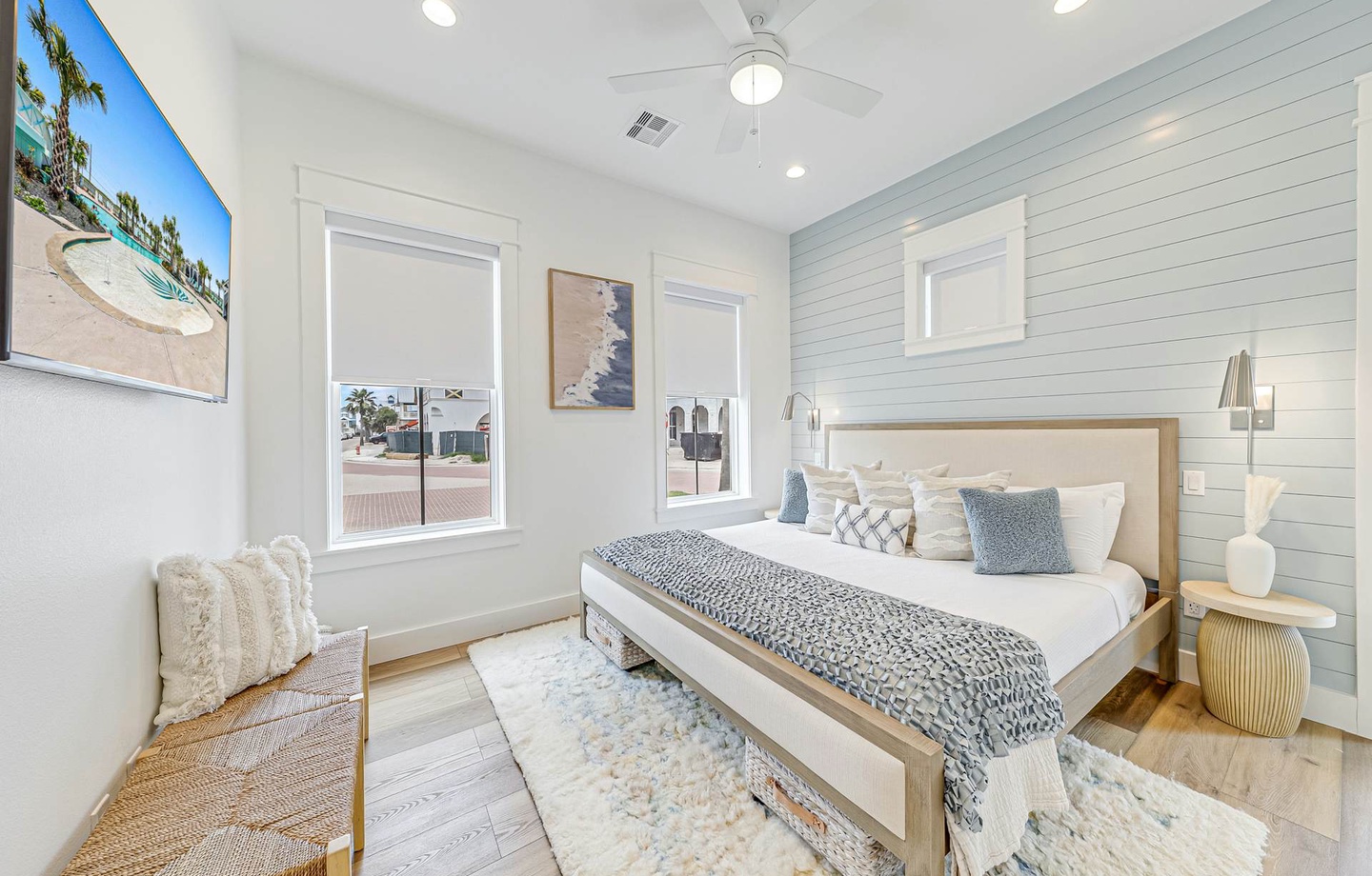 161 Sunrise Avenue | Photo 3