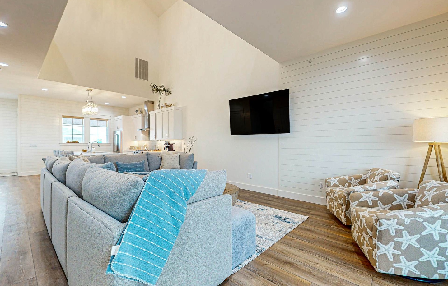 254 Sunrise Avenue | Photo 2