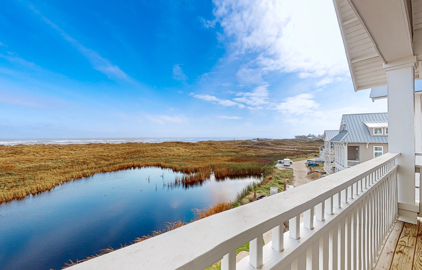 252 Sunrise Avenue | Photo 4