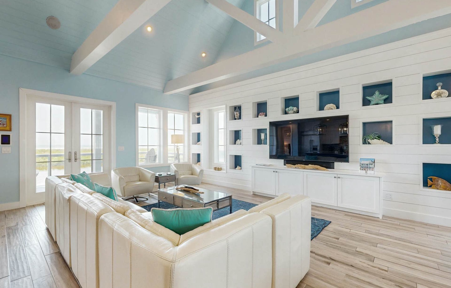 144 Sunrise Avenue | Photo 2