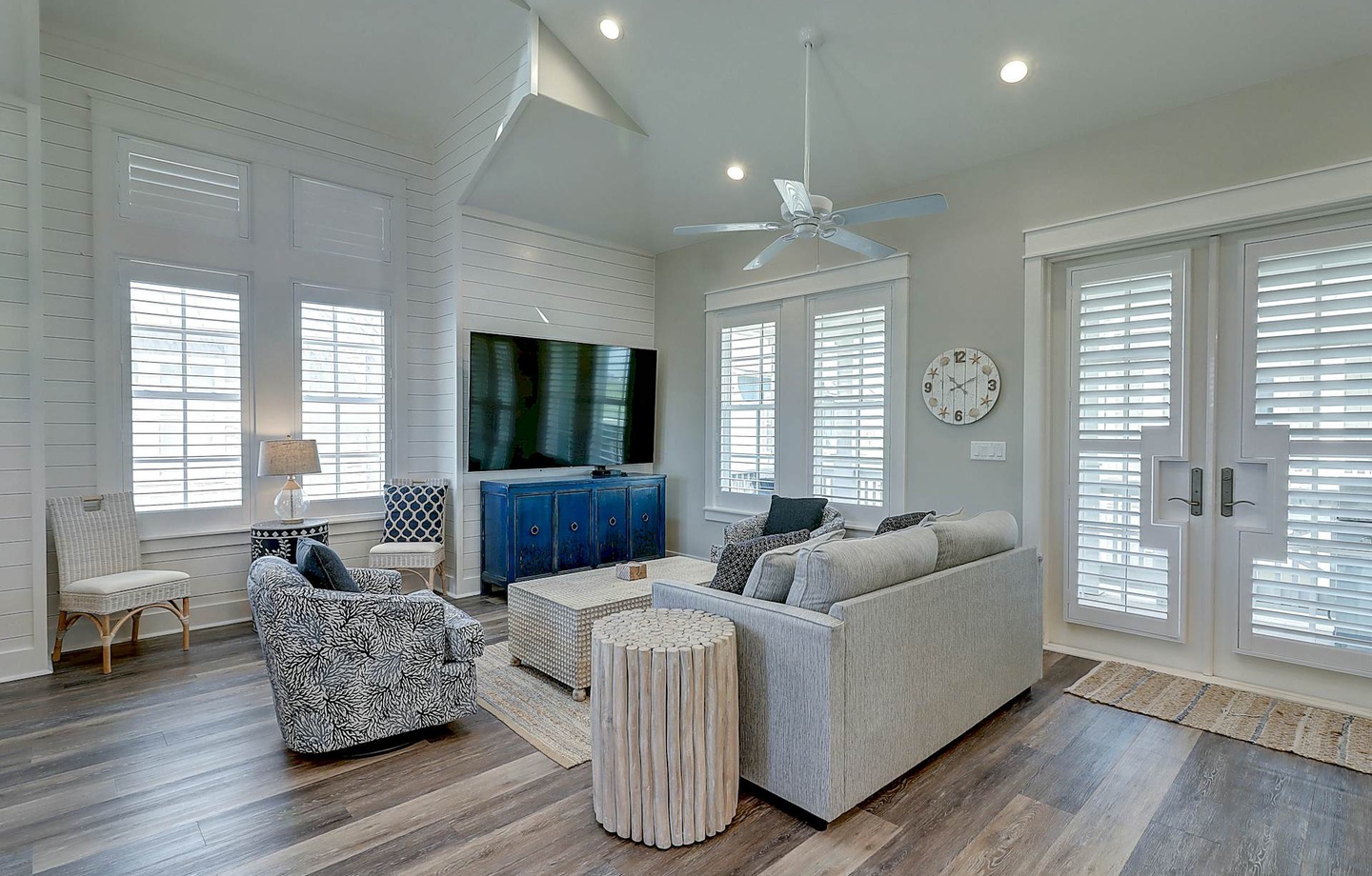 226 Sunset Avenue | Photo 5