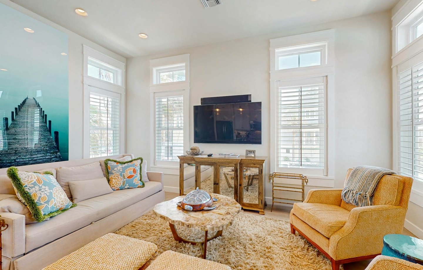 159 Sunrise Avenue | Photo 2