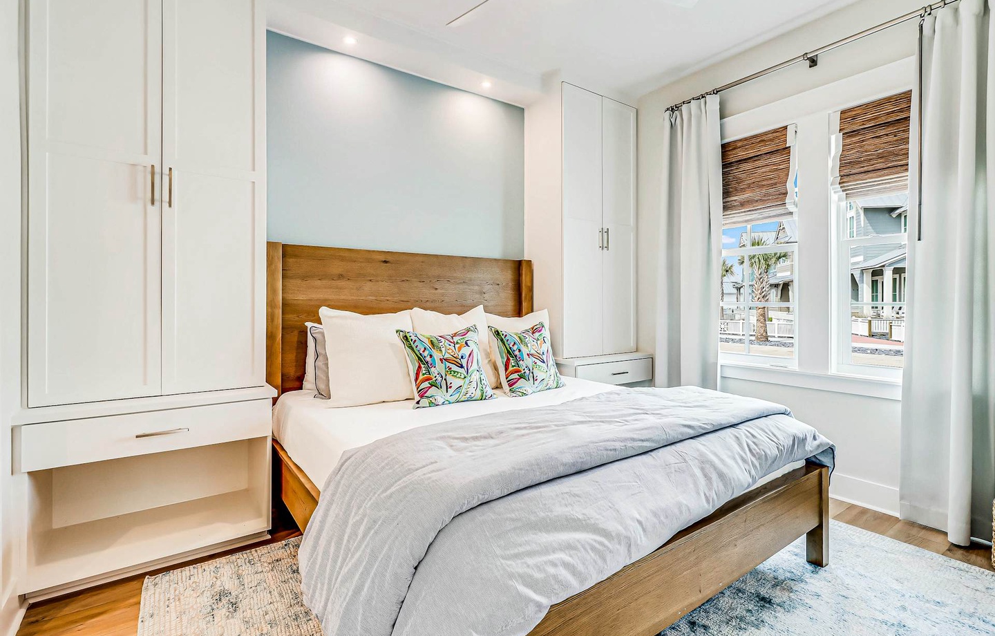 225 Sunrise Avenue | Photo 3