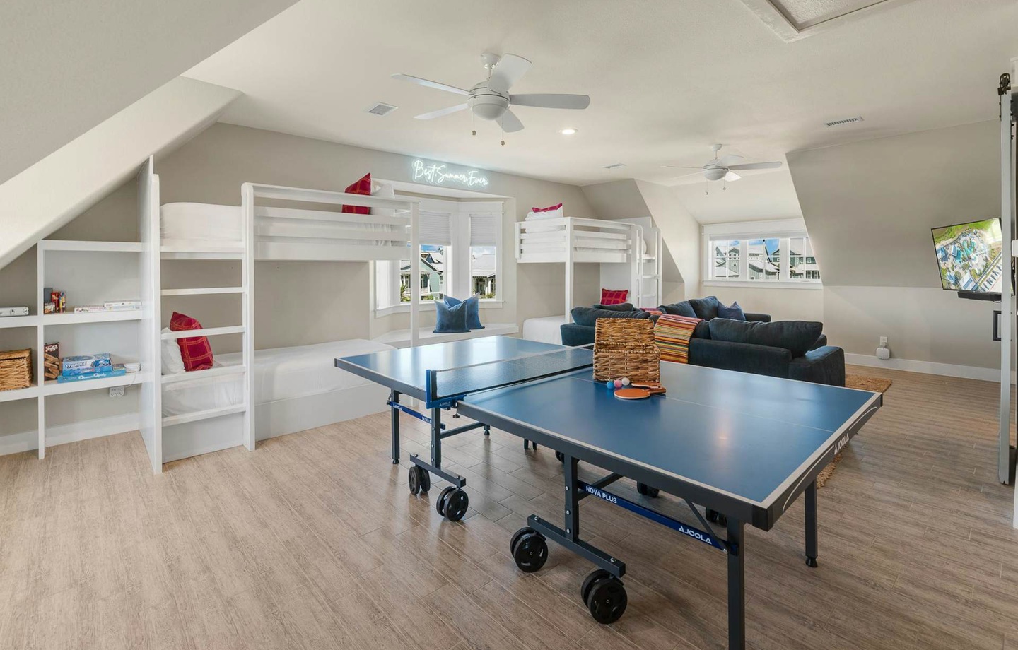158 Sunset Avenue | Photo 4