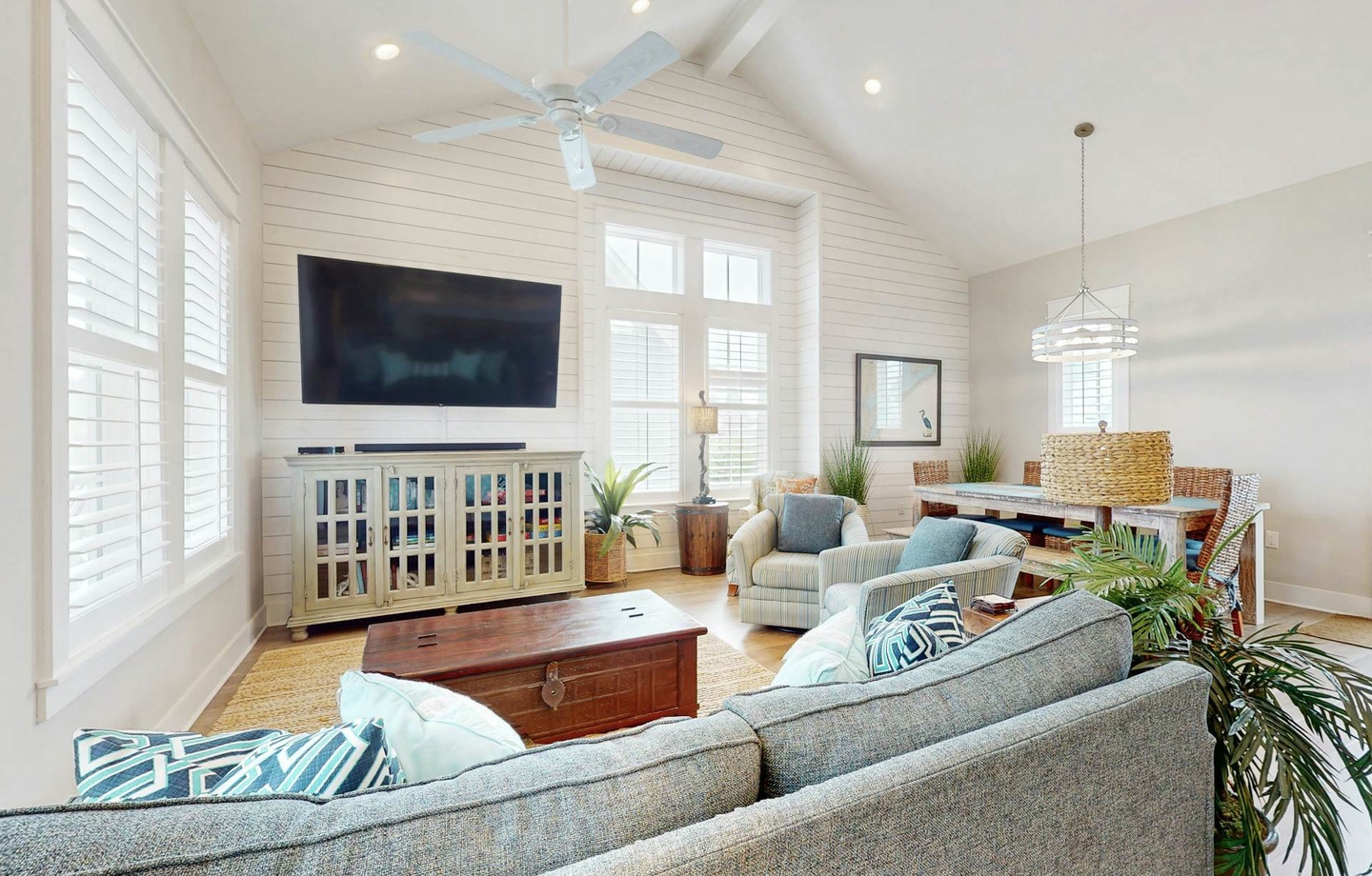 204 Sunset Avenue | Photo 3