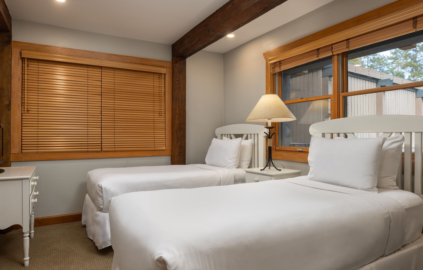 Bedroom with Twin Beds