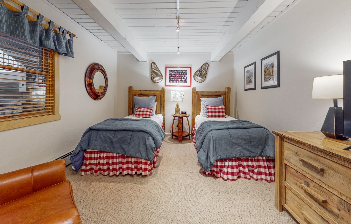 Bedroom with Two Twin Beds