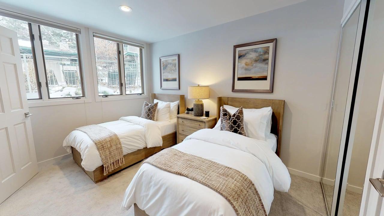 Bedroom with Two Twin Beds