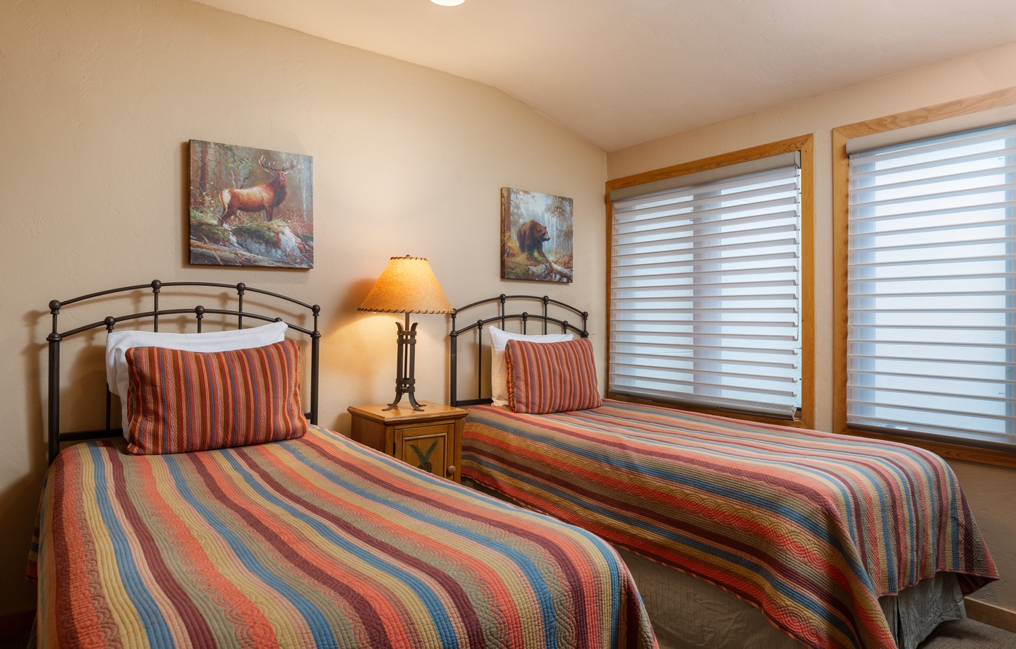 Bedroom with Two Twins