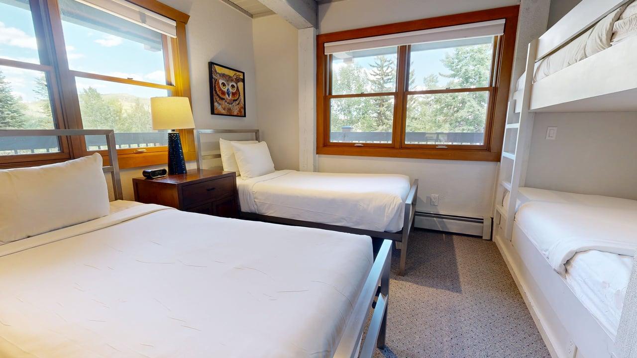 Guest Room Twin Beds