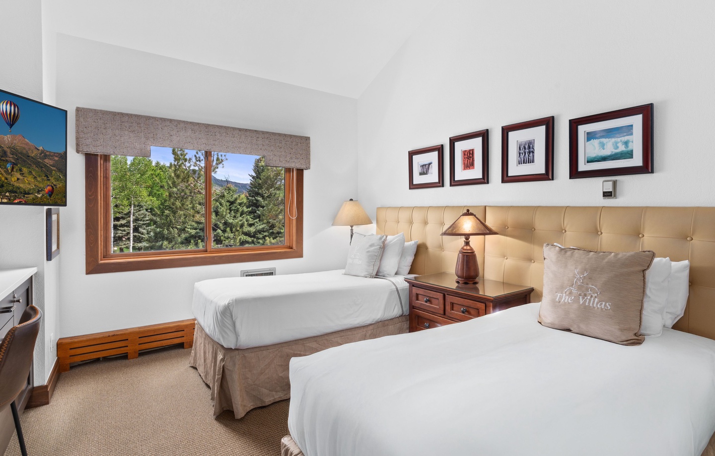 Bedroom with Two Twin Beds