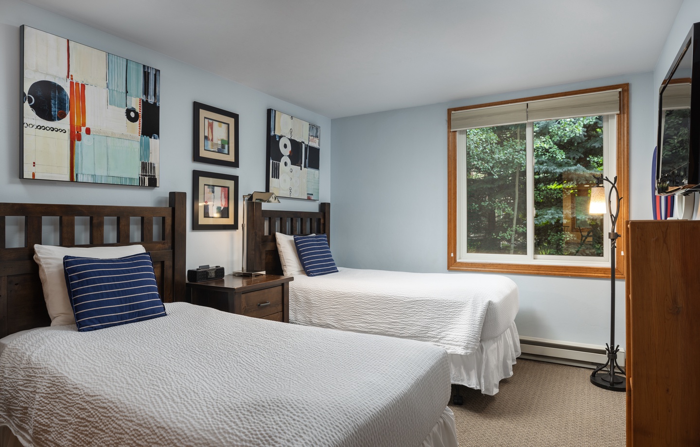 Bedroom with Two Twin Beds