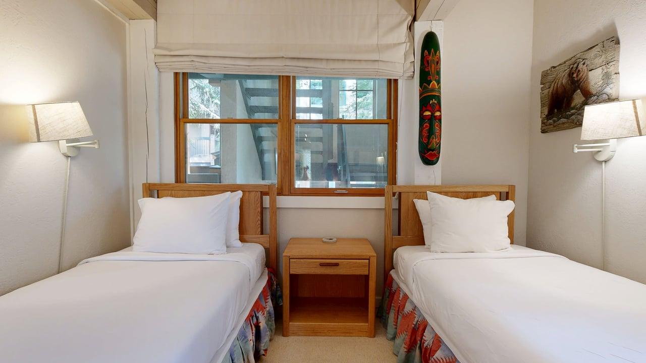 Bedroom with Two Twins