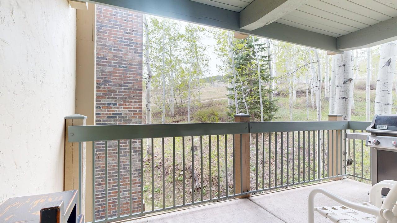 Balcony with Mountain View