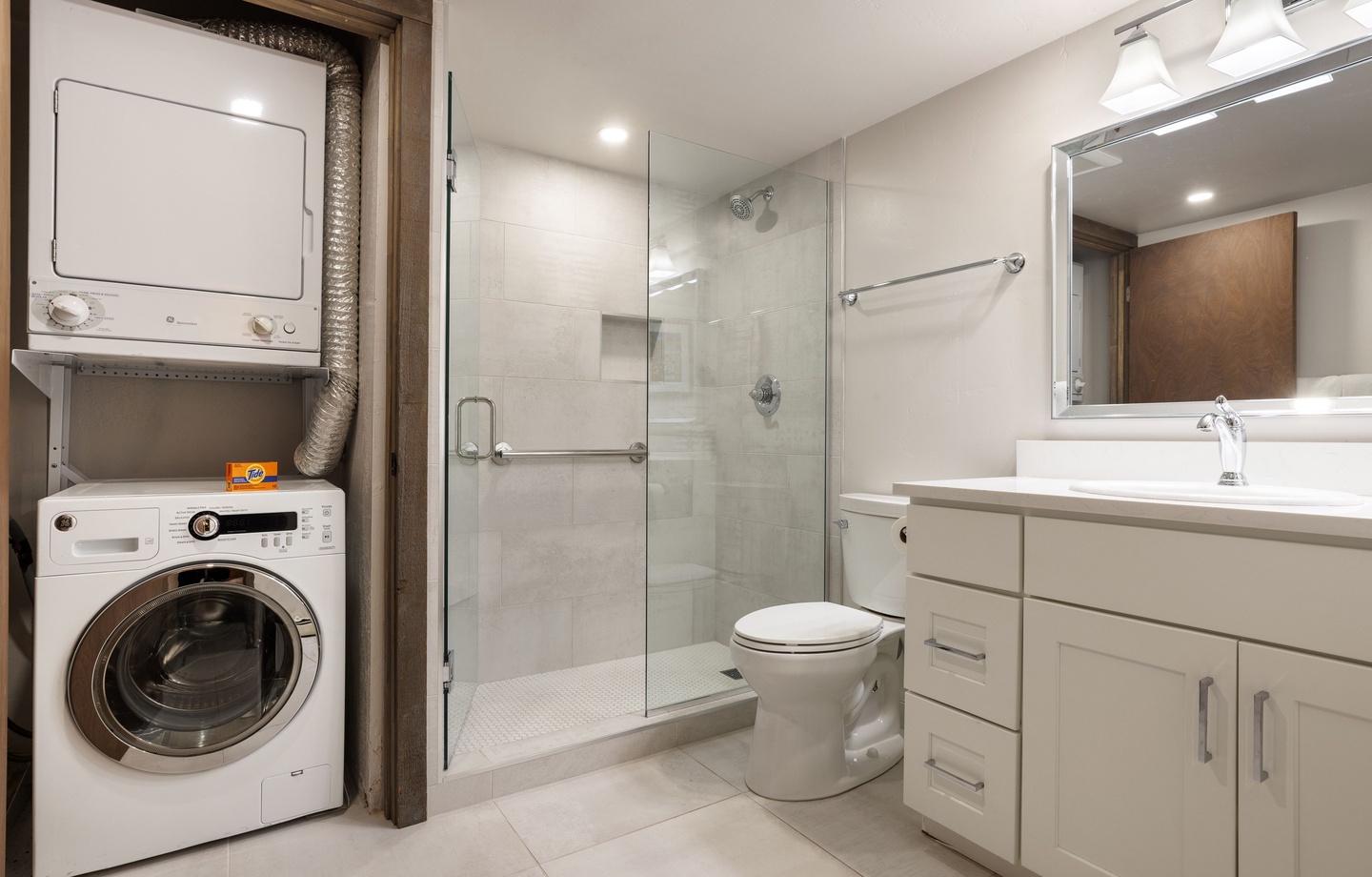 Primary Bathroom with Laundry