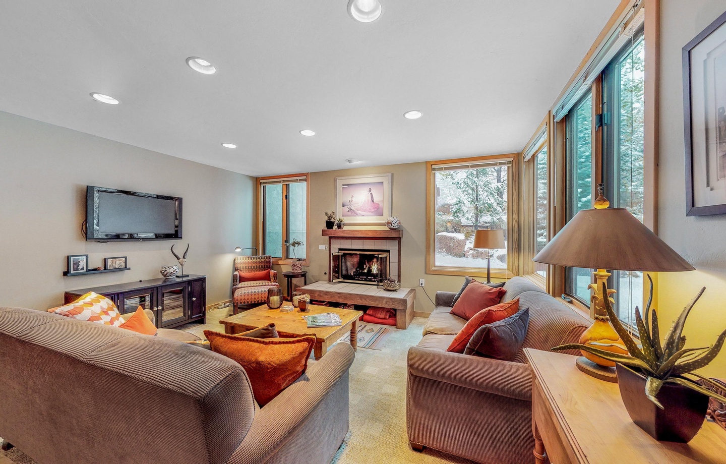Tam 33 Living Room 2