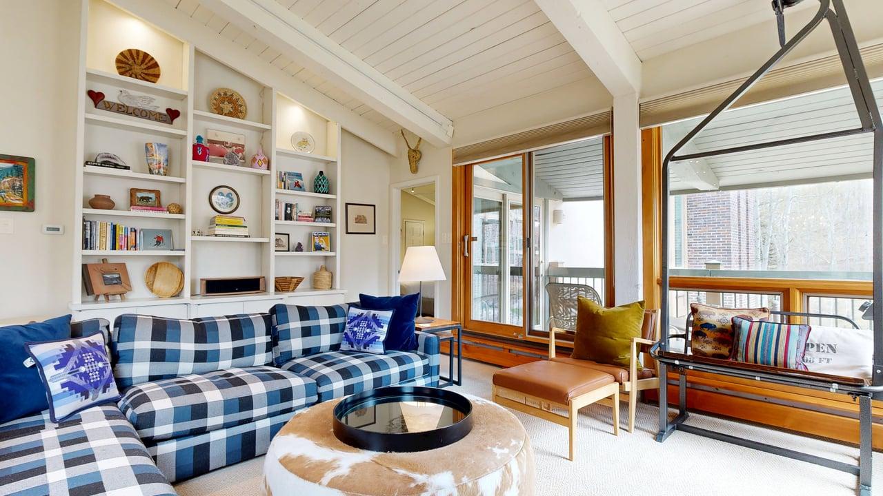 Top of the Village - Leaf 903