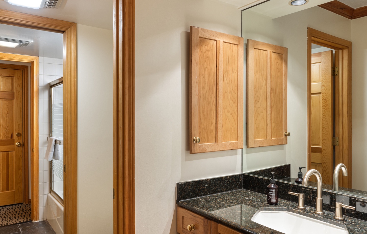 Suite Bathroom