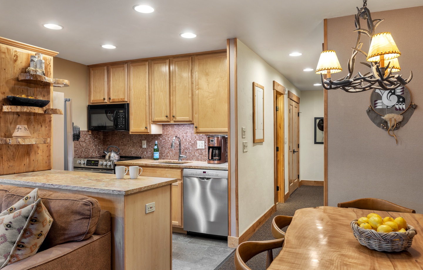 Kitchen & Dining Area
