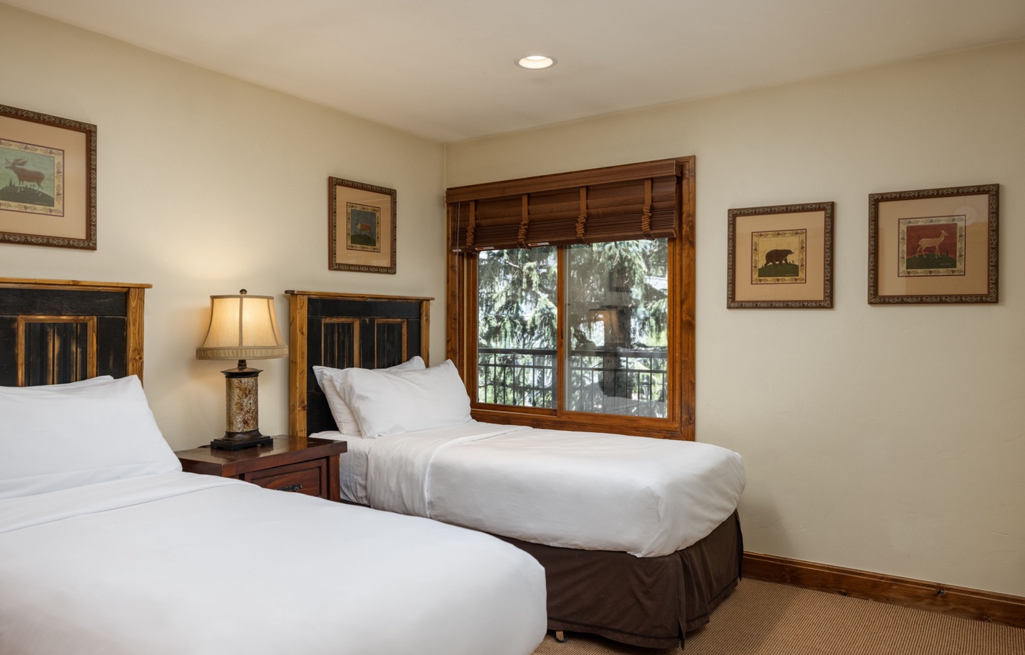 Guest Room - Two Twins