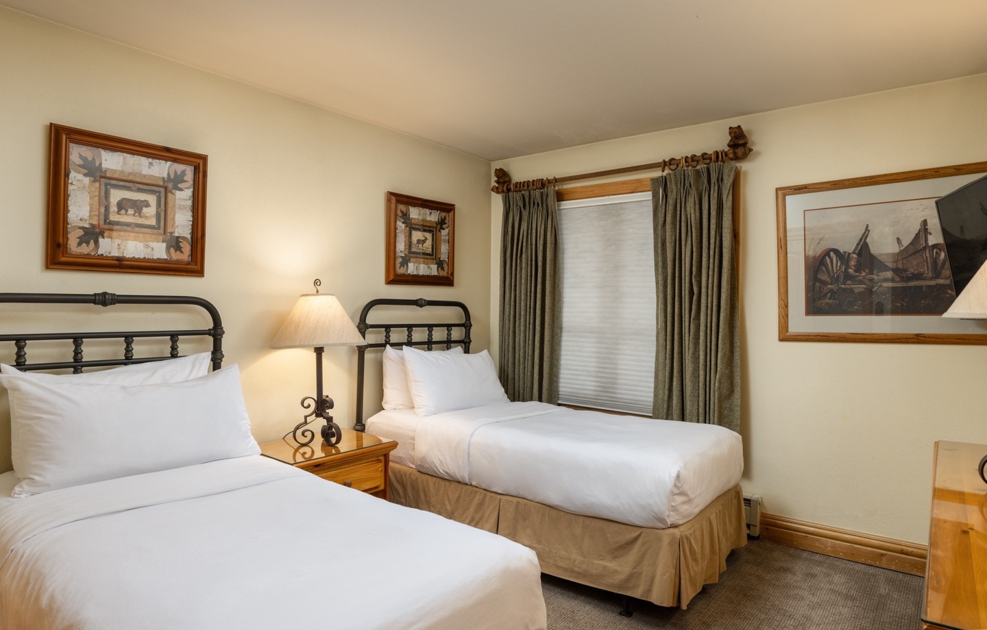 Bedroom with Two Twin Beds