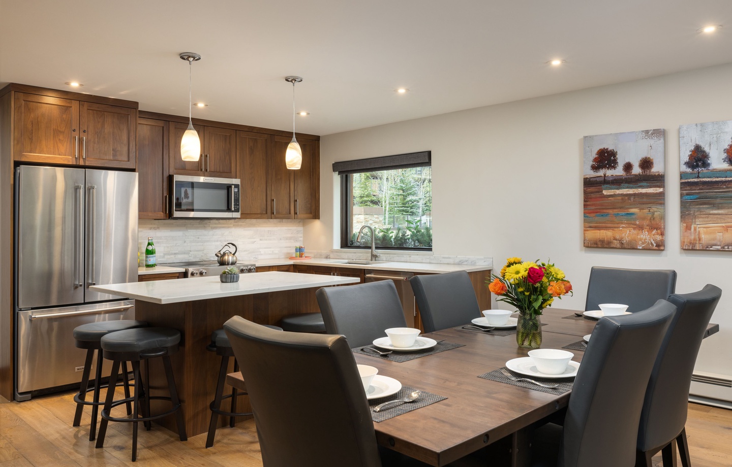 Spacious Dining Area