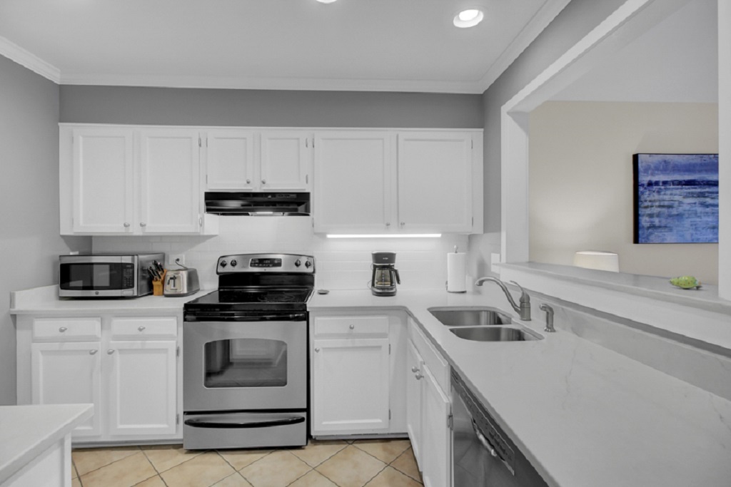 Racquet Club 41 by Wild Dunes