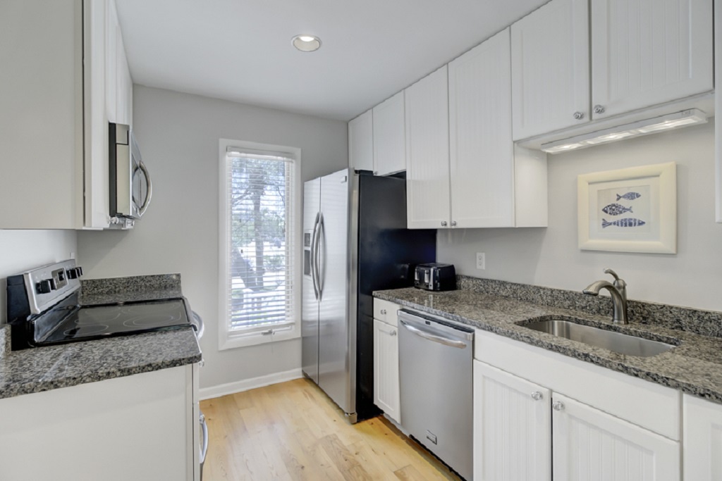 Racquet Club 2 by Wild Dunes