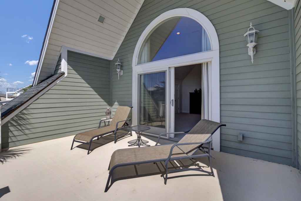 Master Bedroom Balcony